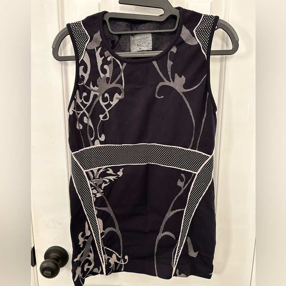 Athleta Size M Medium Black and White Stretch Tank Top - Picture 1 of 3